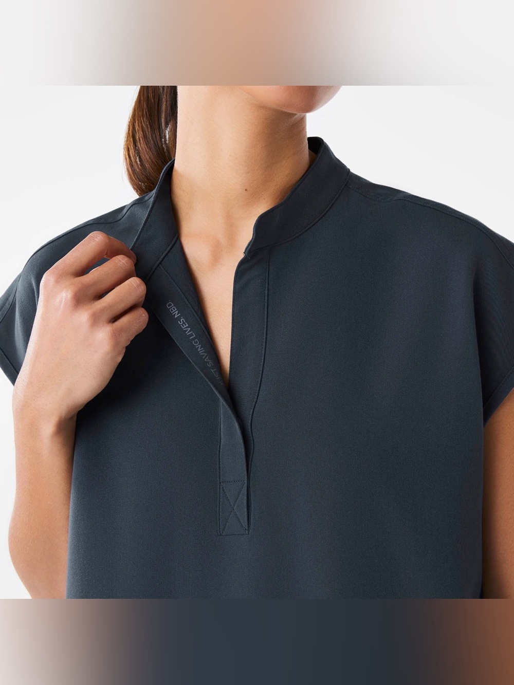 Figs Rafaela Oversized Scrub Top in Dark Harbor - Size S - Picture 4 of 8